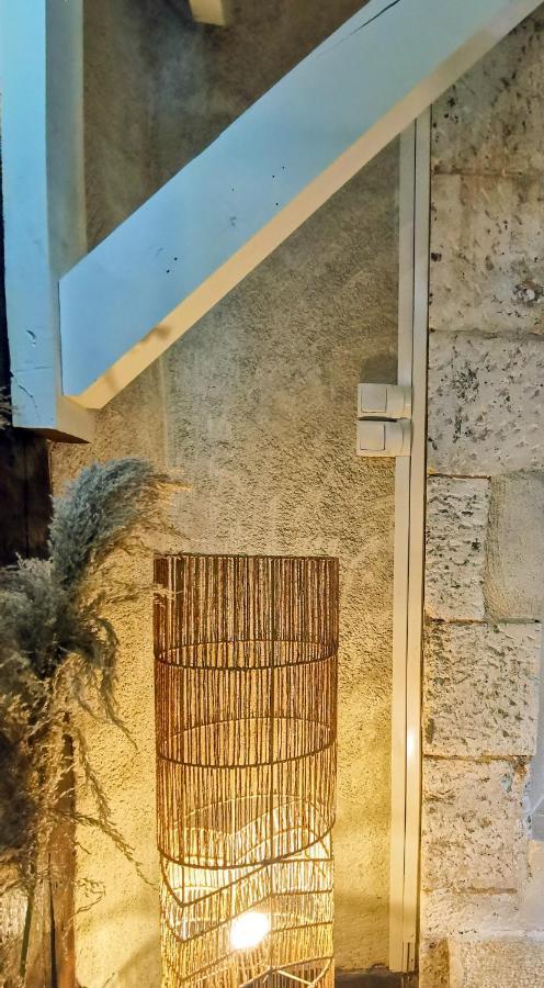 Ferienwohnung Loft Atypique Au Calme Avec Cour Privative Bourges Exterior foto