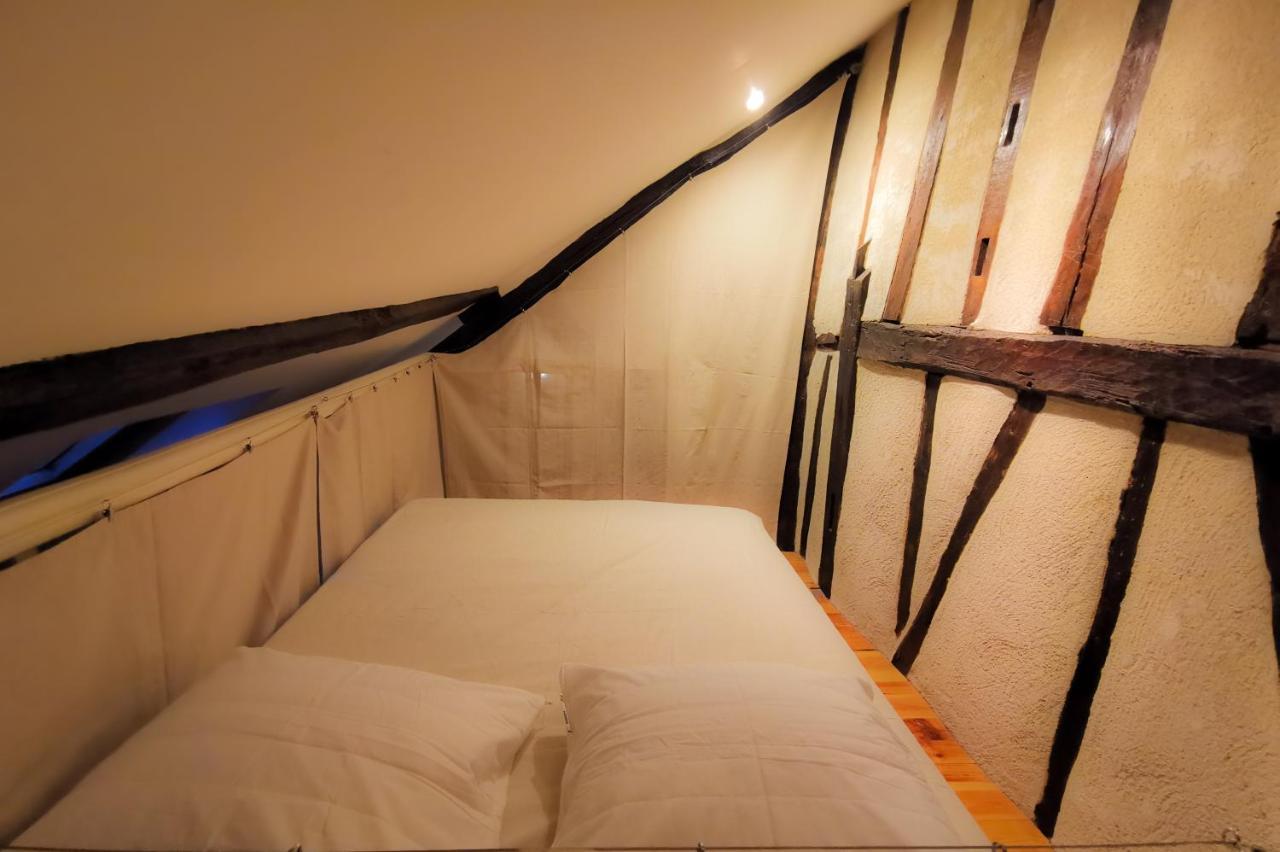Ferienwohnung Loft Atypique Au Calme Avec Cour Privative Bourges Exterior foto
