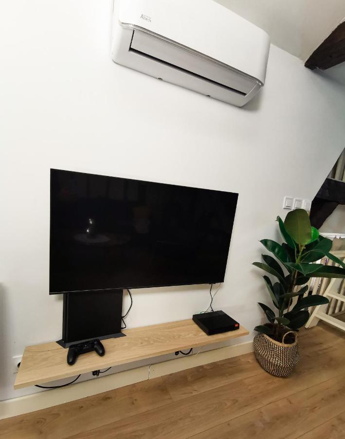 Ferienwohnung Loft Atypique Au Calme Avec Cour Privative Bourges Exterior foto