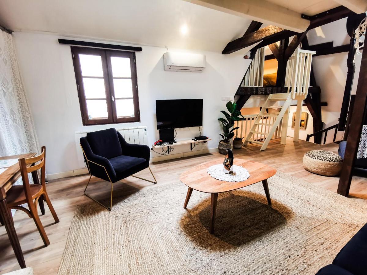 Ferienwohnung Loft Atypique Au Calme Avec Cour Privative Bourges Exterior foto